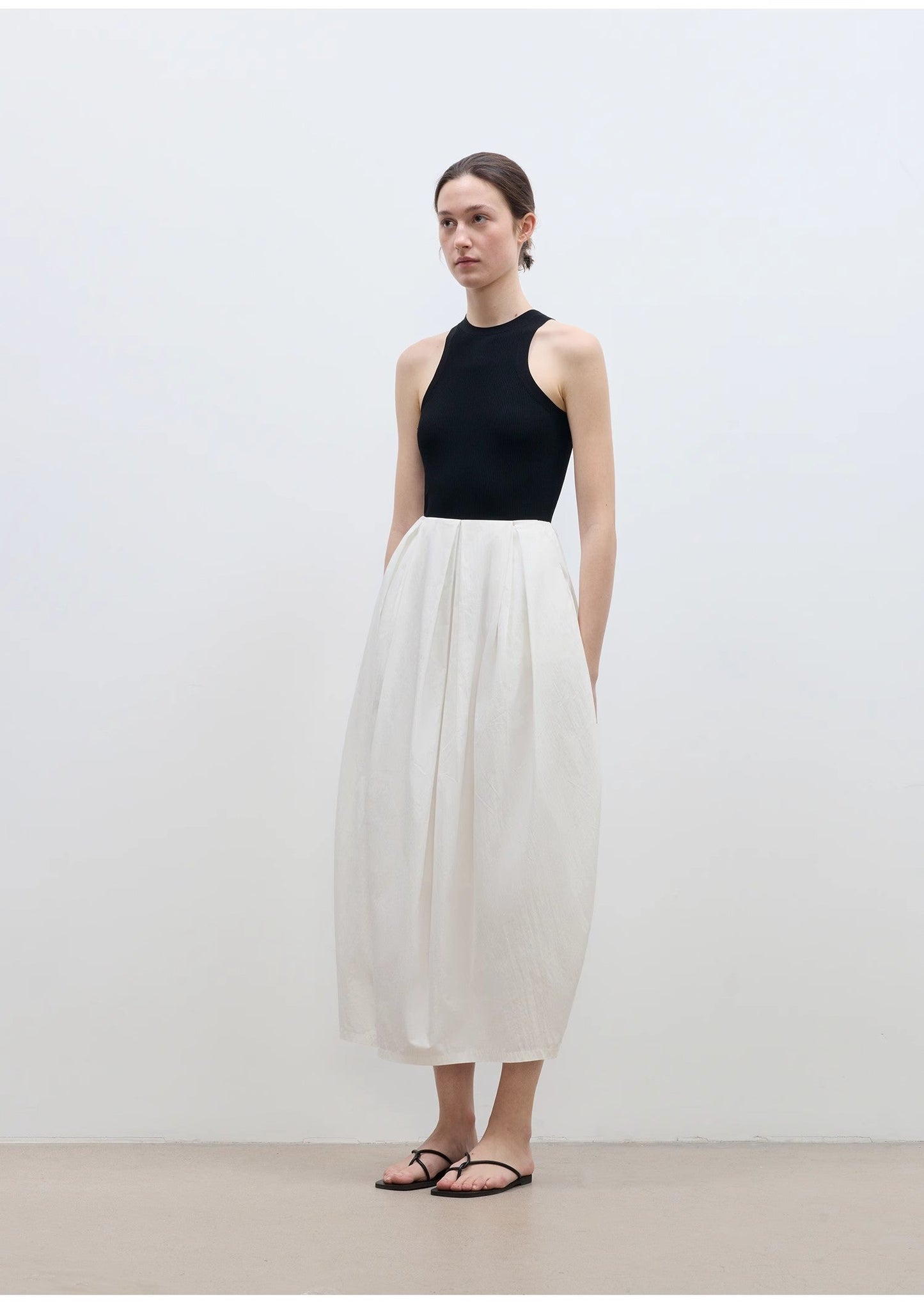 Peninsula Art Skirt