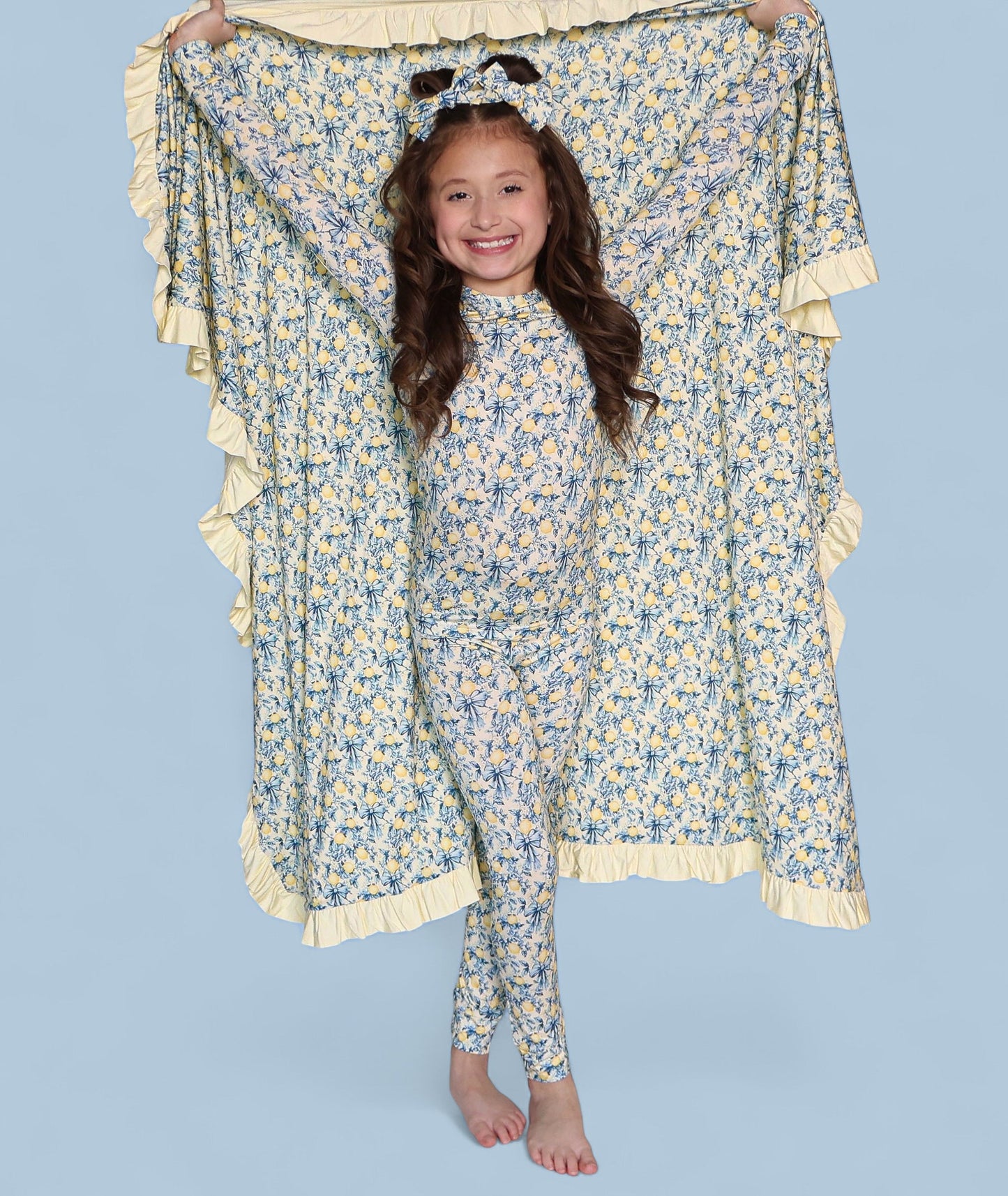 VINTAGE CITRUS TOILE RUFFLE DREAM BLANKET