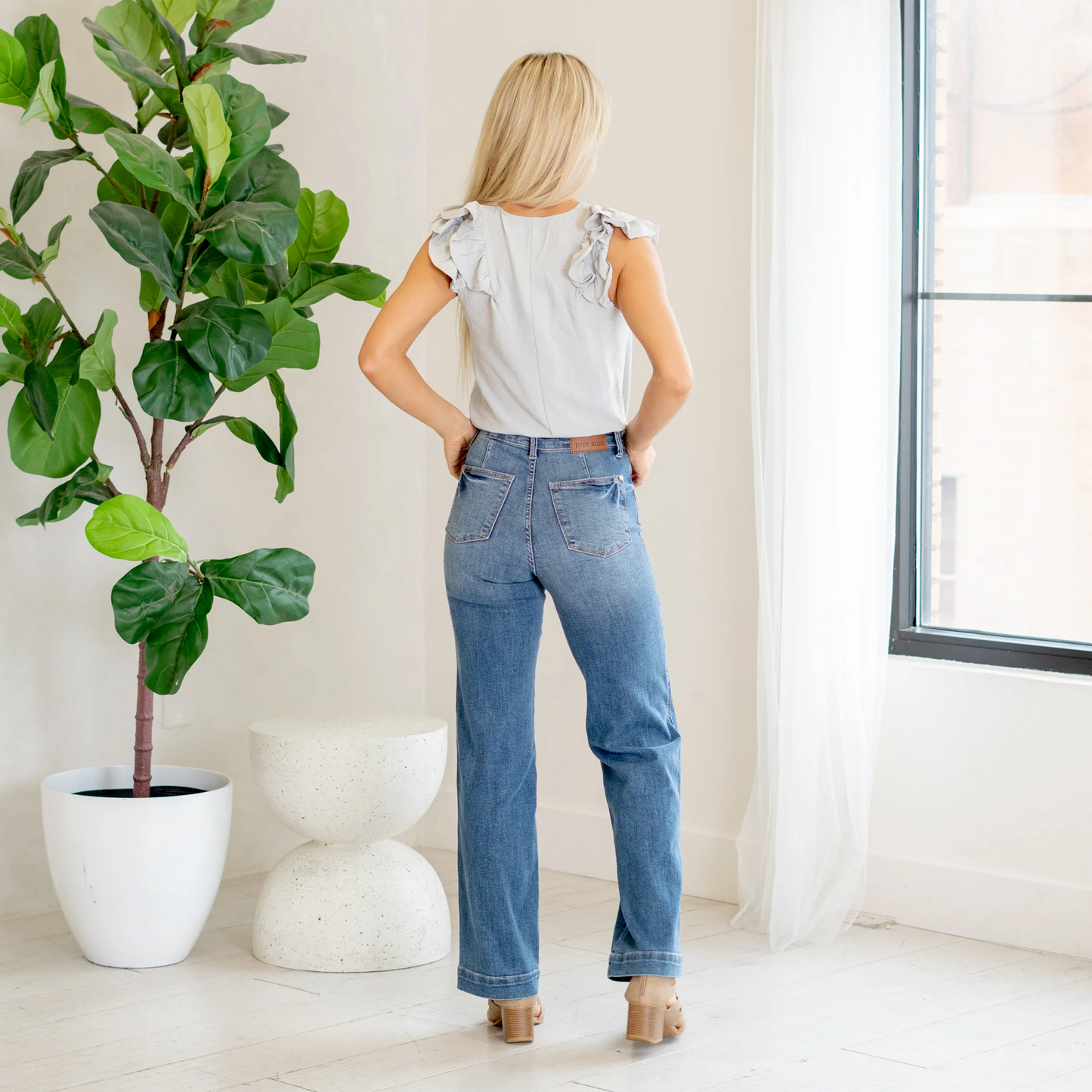 EDEN STRAIGHT LEG JEAN