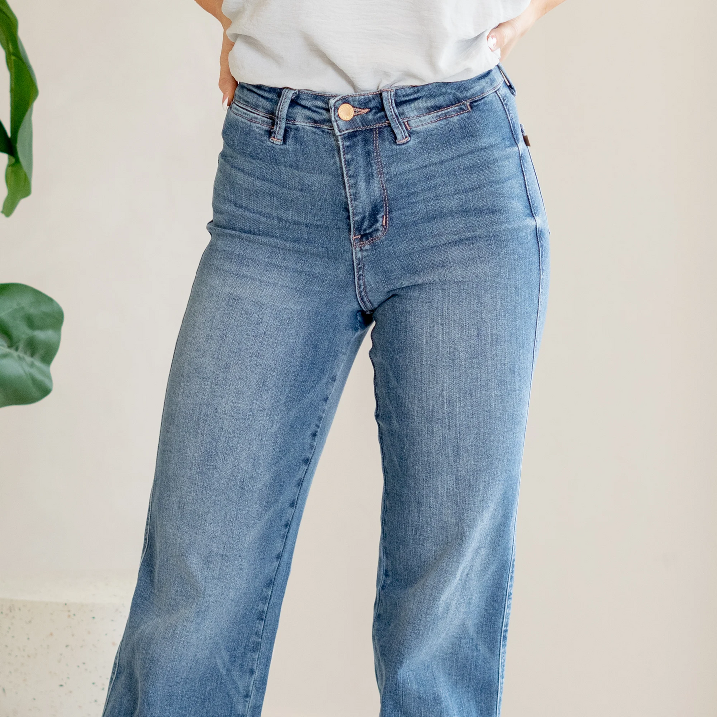 EDEN STRAIGHT LEG JEAN