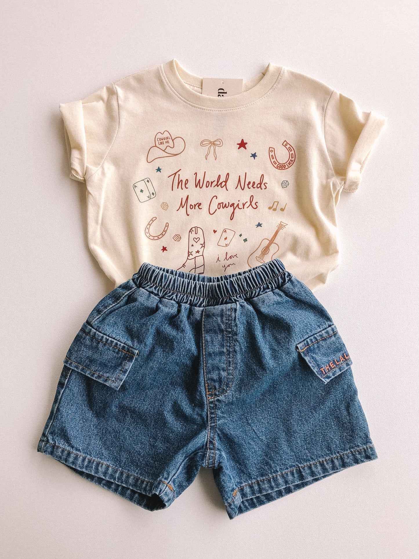 the world needs more cowgirls tee