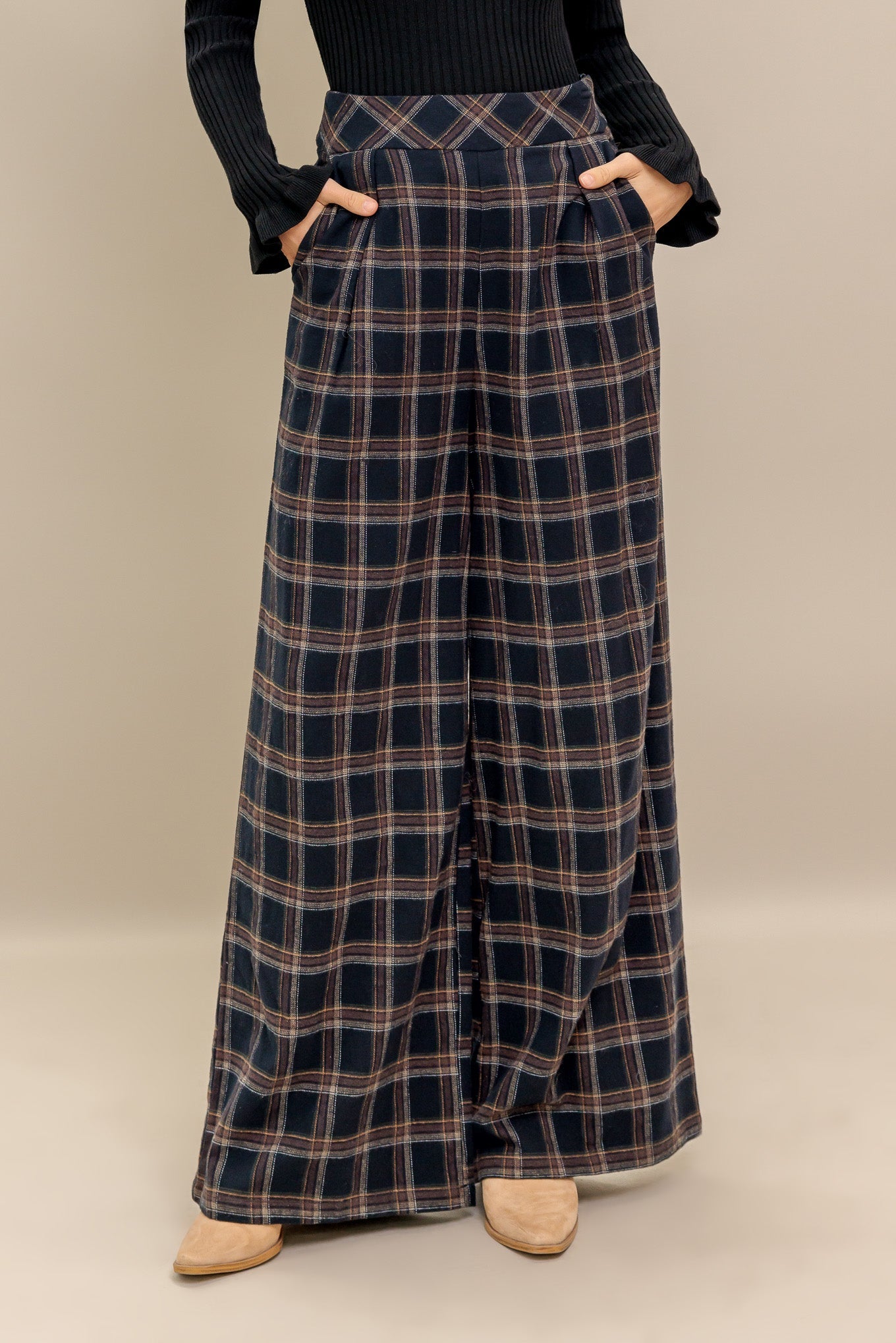 LATTE SUNDAY WOVEN PLAID PANTS