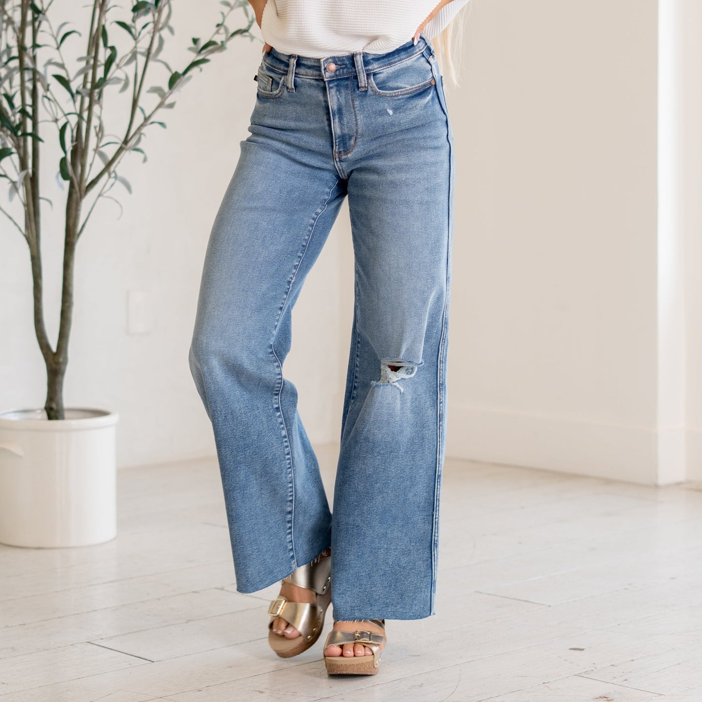 BELLA WIDE LEG DISTRESSED JEAN