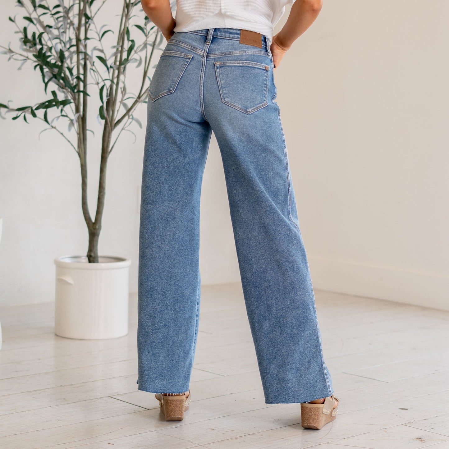 BELLA WIDE LEG DISTRESSED JEAN