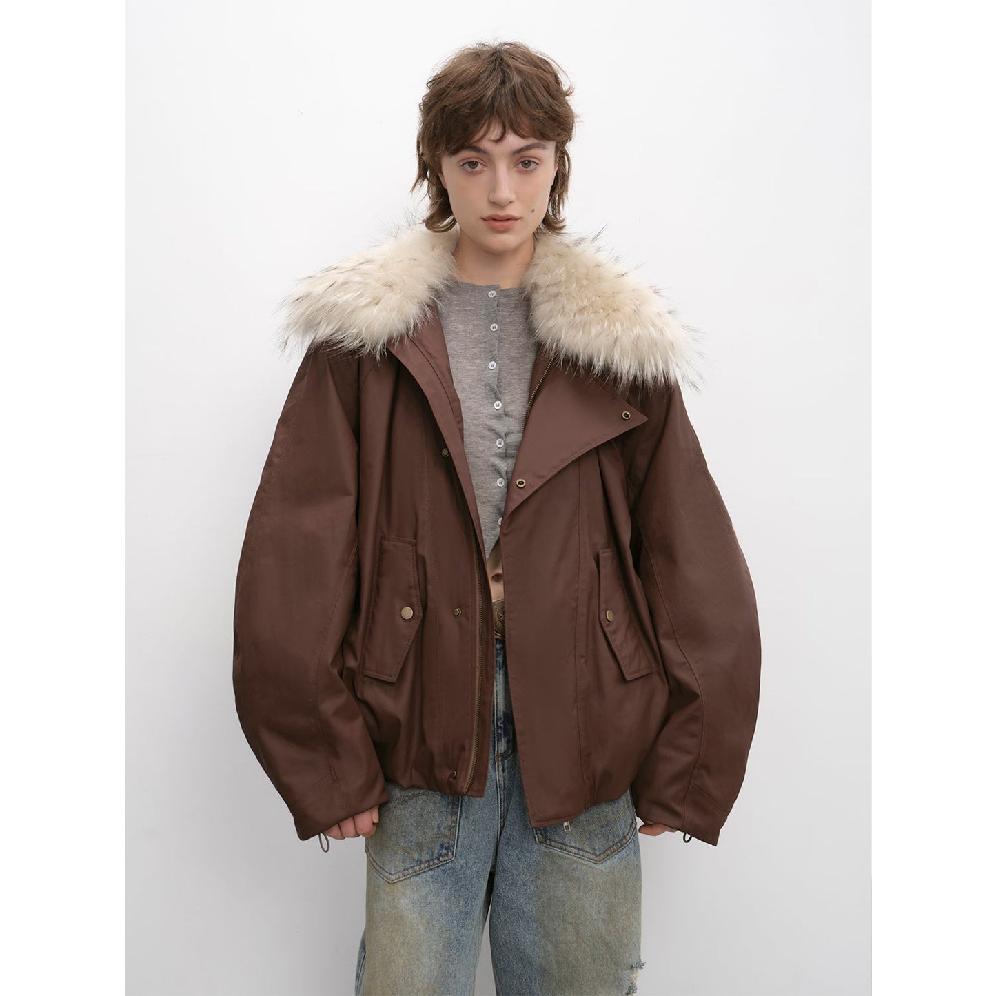 Cutting-Edge Style, Warm and Detachable Raccoon Fur Collar Short Silhouette Down Jacket