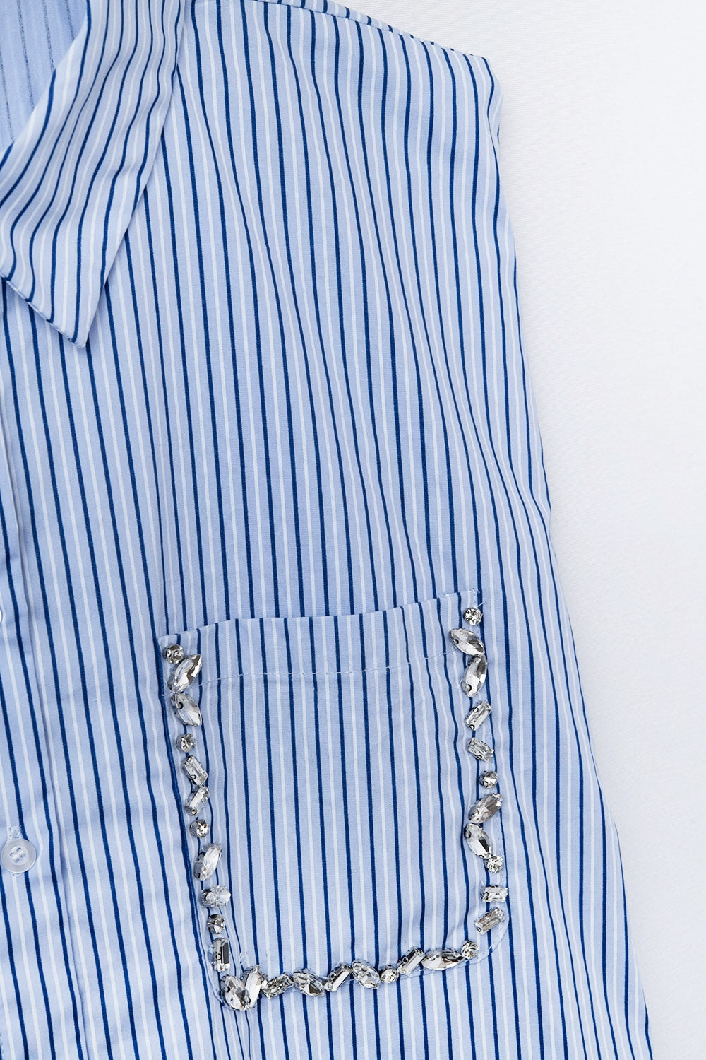 Sleeveless Shirt Dress With Belt and Embroidered Pocket