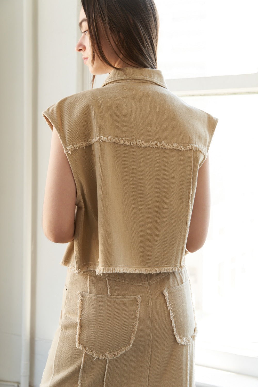 BETWEEN THE PAGES WOVEN TWILL VEST - Mack & Harvie
