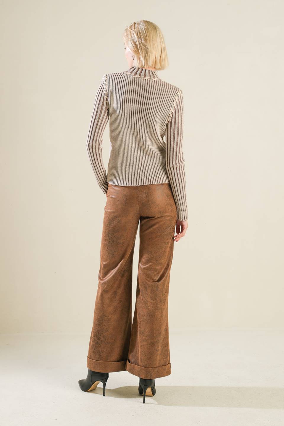 CANDID LOVE SWEATER TOP - Mack & Harvie