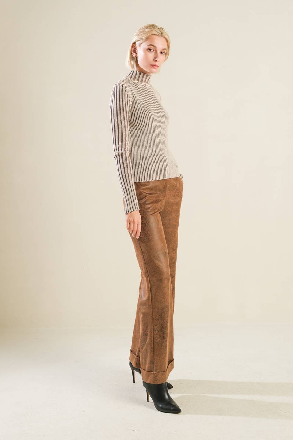 CANDID LOVE SWEATER TOP - Mack & Harvie