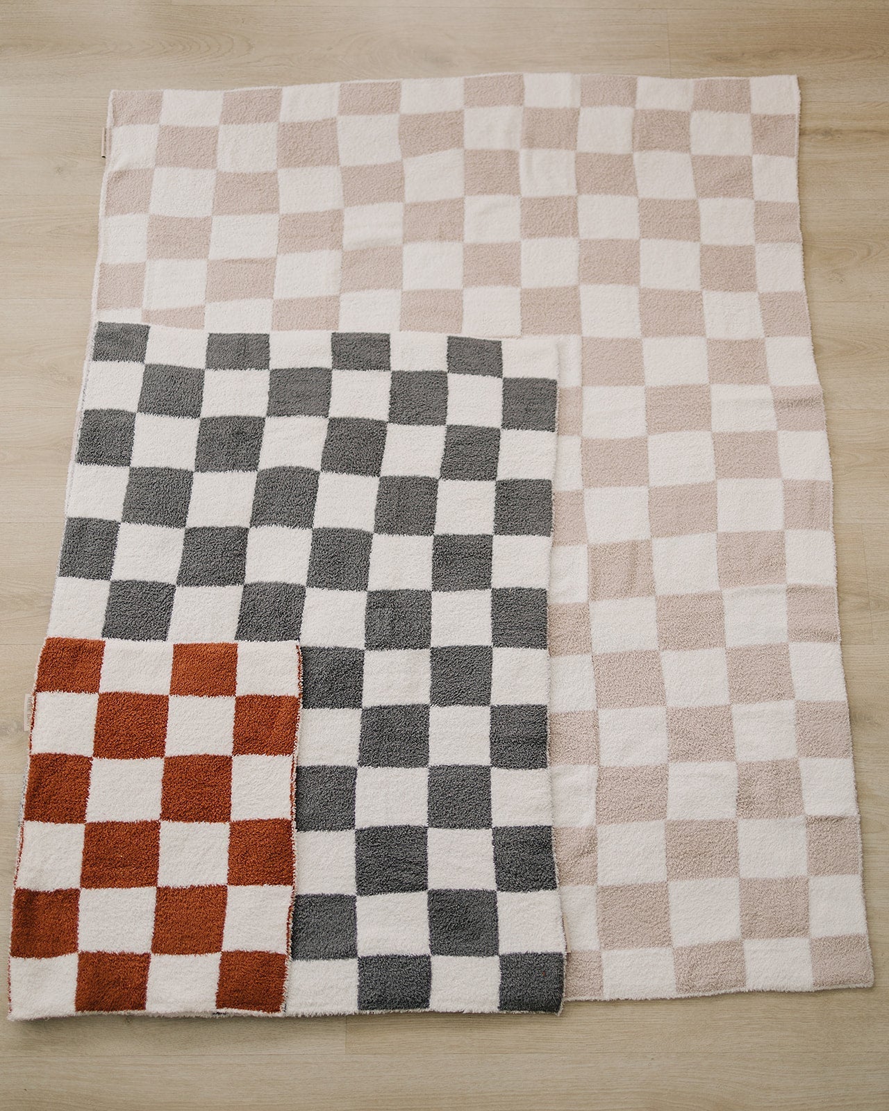 Charcoal Checkered Plush Blanket - Mack & Harvie