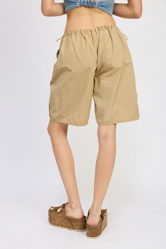 CONTRASTED BERMUDA SHORTS - Mack & Harvie