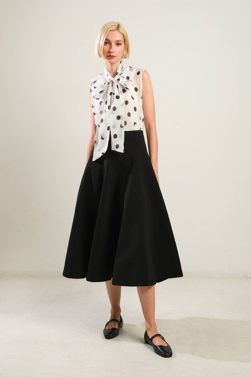 DELICATE TOUCH WOVEN SKIRT - Mack & Harvie