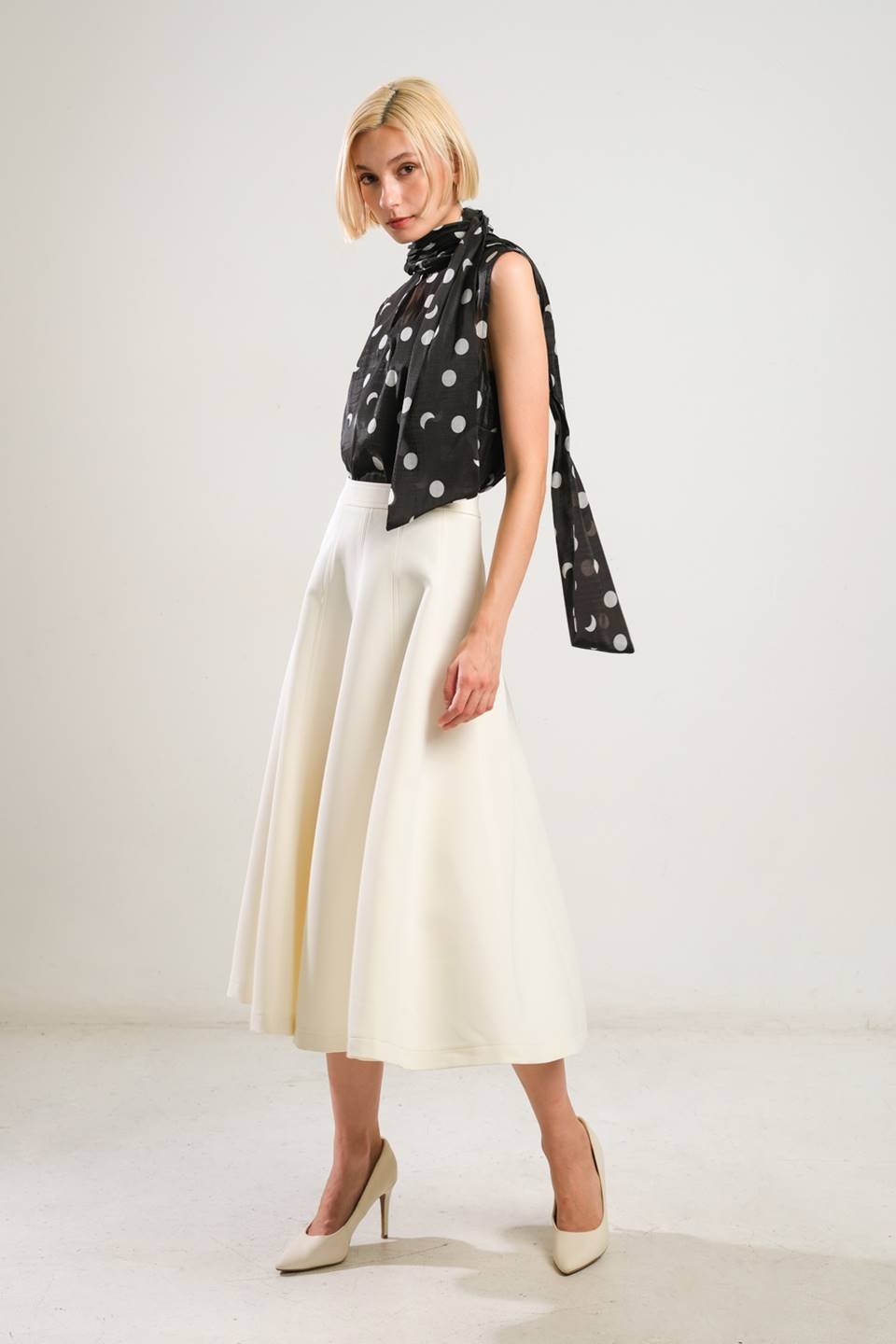 DELICATE TOUCH WOVEN SKIRT - Mack & Harvie