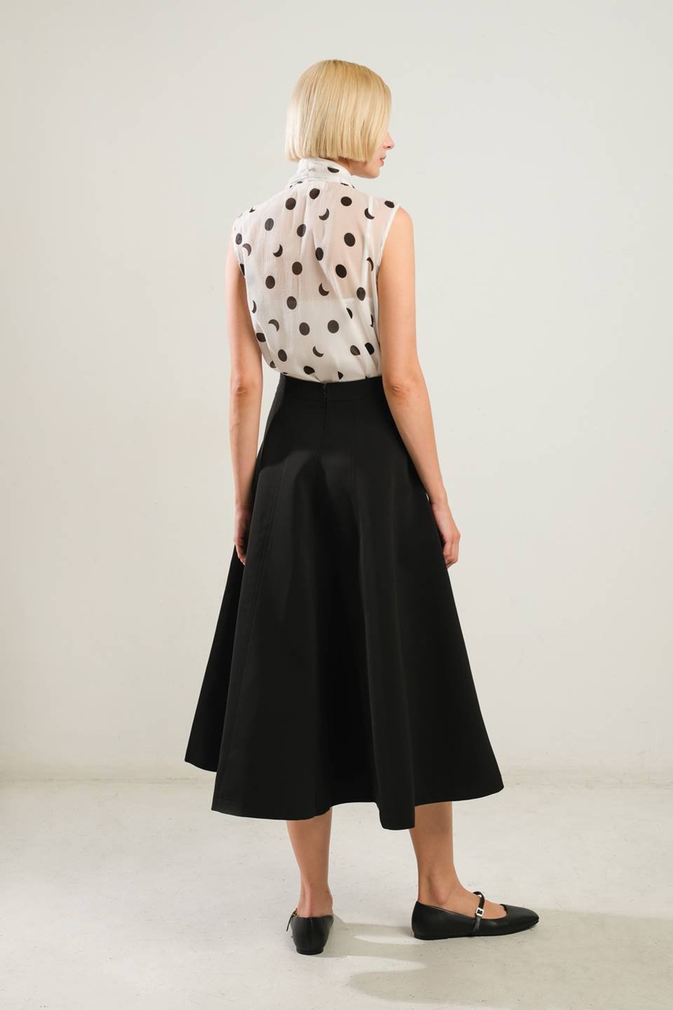DELICATE TOUCH WOVEN SKIRT - Mack & Harvie
