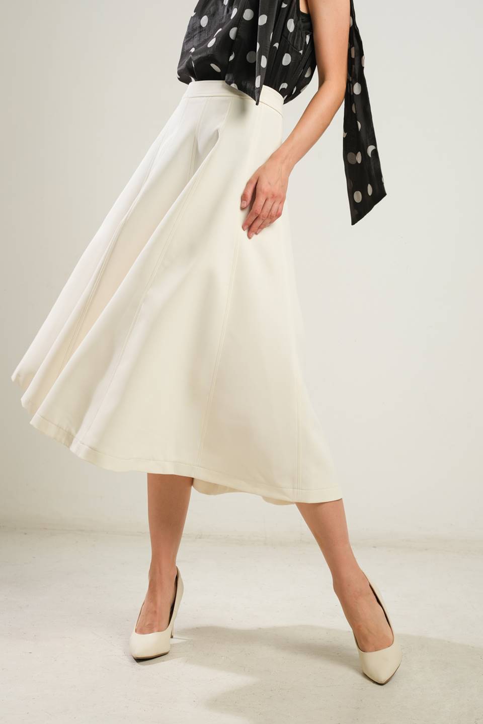 DELICATE TOUCH WOVEN SKIRT - Mack & Harvie