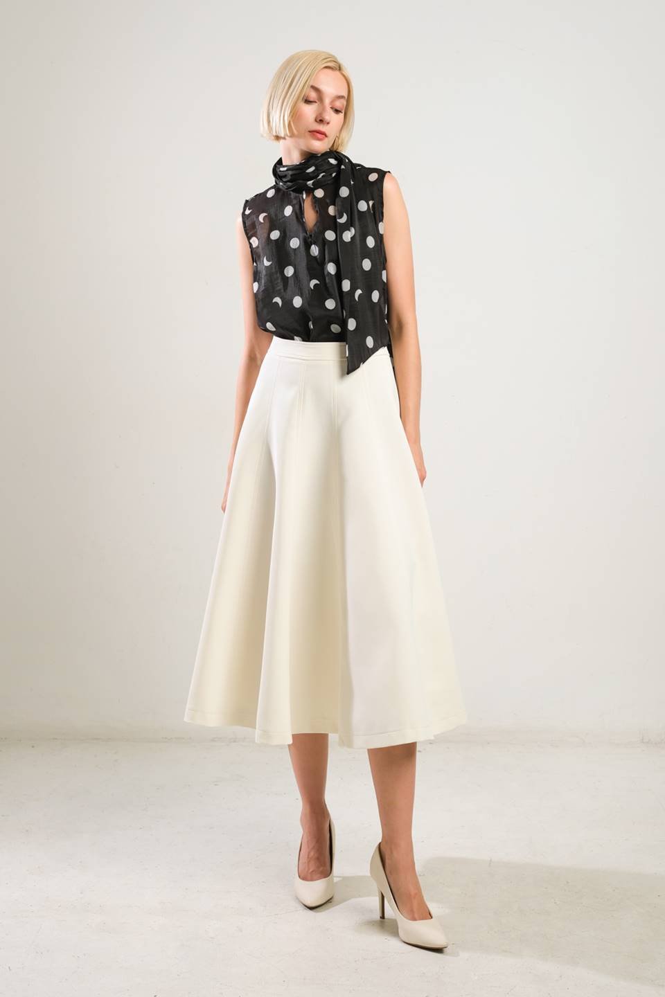 DELICATE TOUCH WOVEN SKIRT - Mack & Harvie