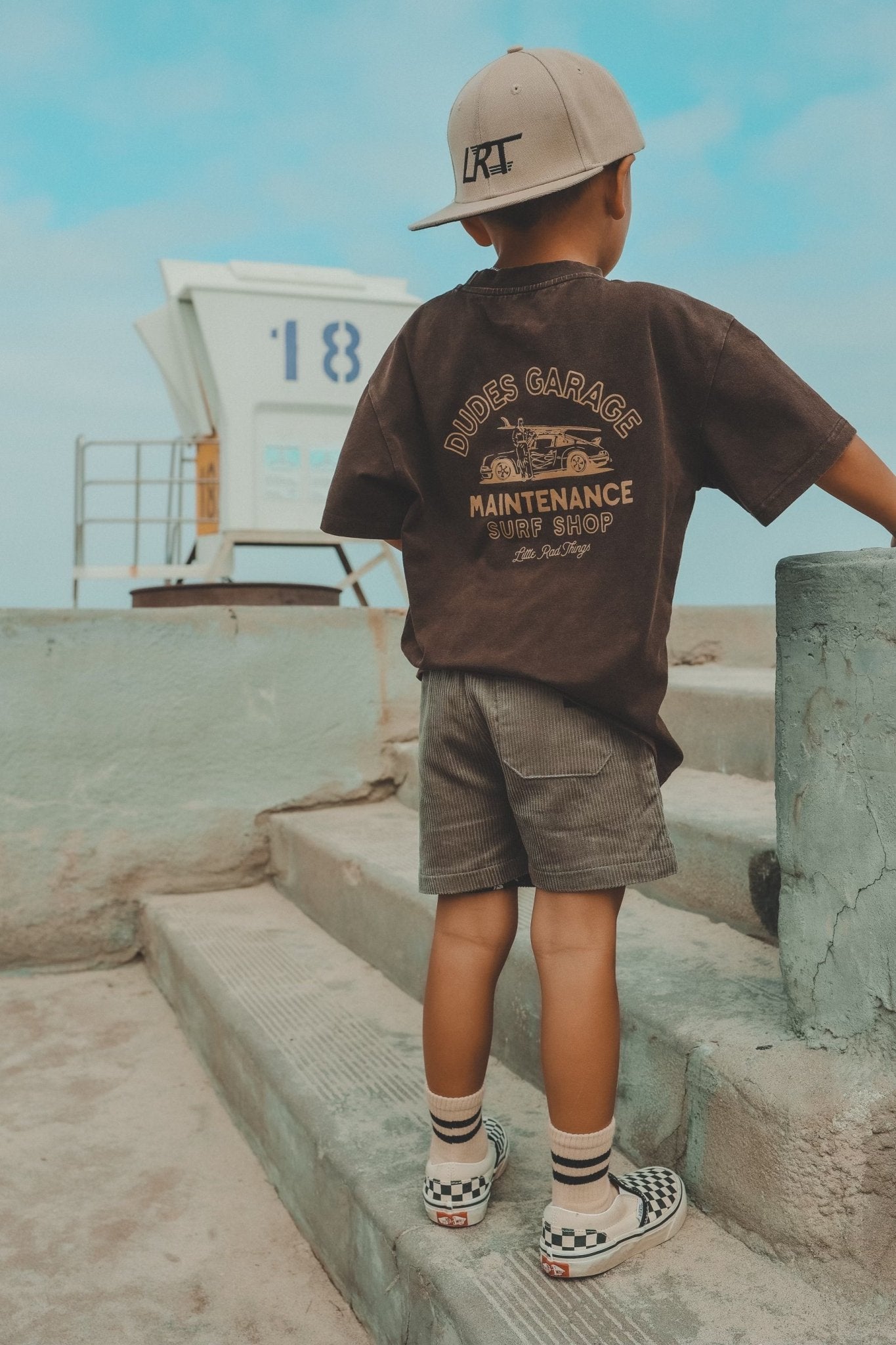 DUDES GARAGE TEE - VINTAGE BROWN - Mack & Harvie