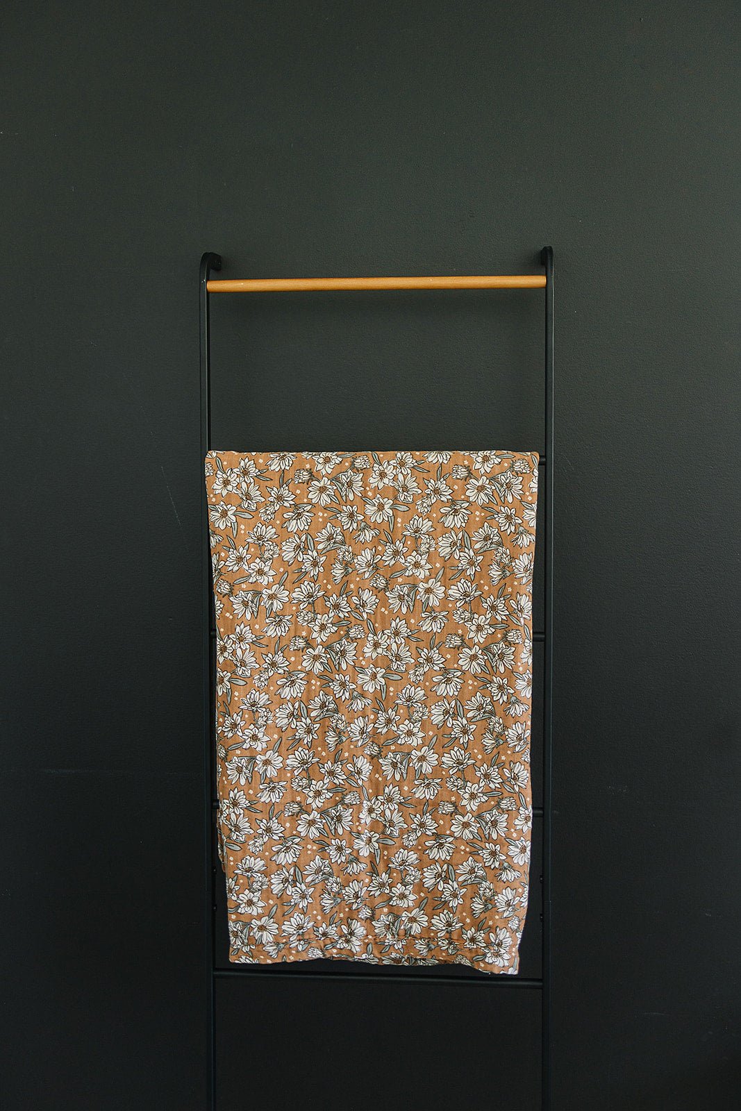 Magnolia Muslin Quilt - Mack & Harvie