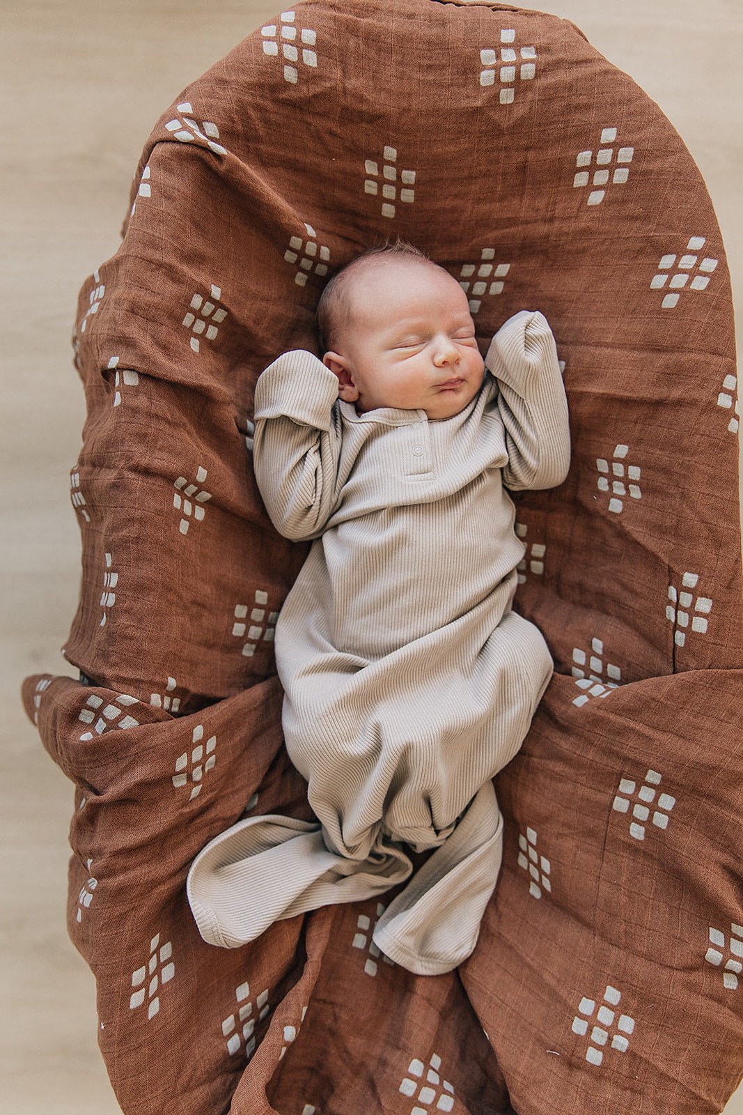 Oatmeal Organic Cotton Ribbed Knot Gown - Mack & Harvie