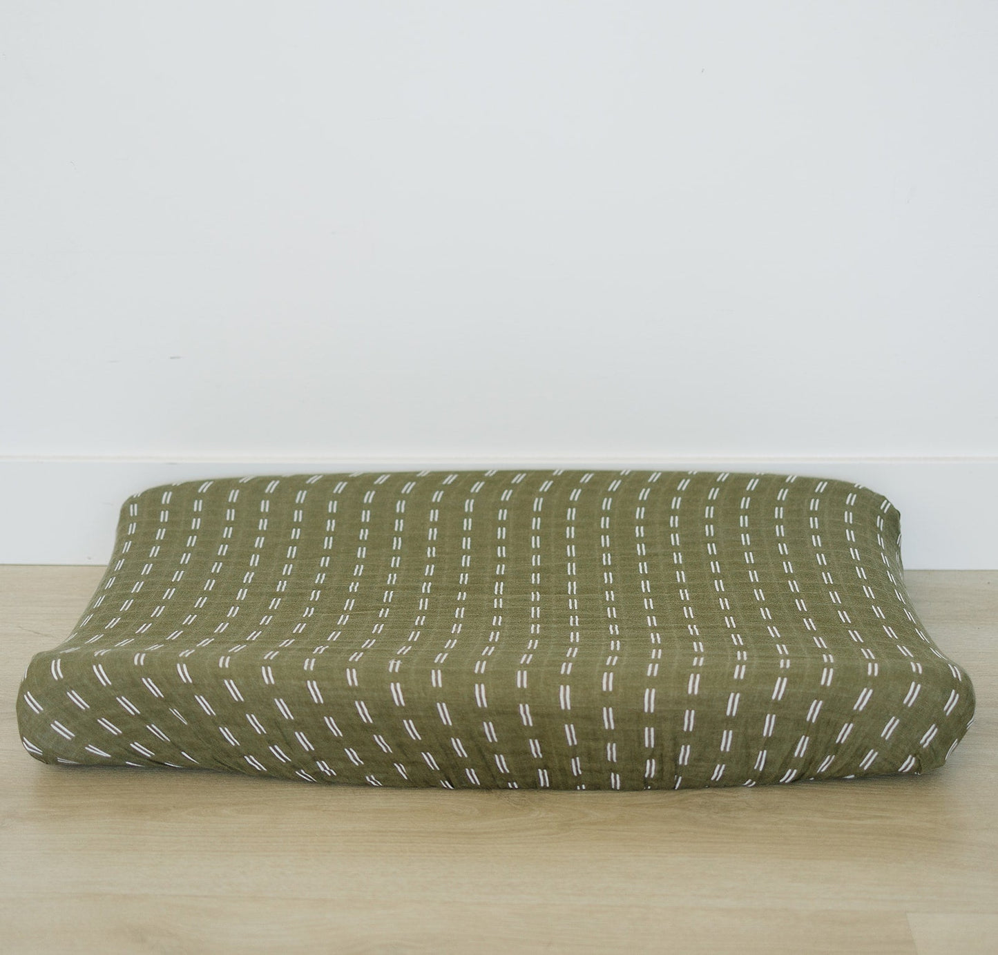 Olive Strokes Muslin Changing Pad Cover - Mack & Harvie