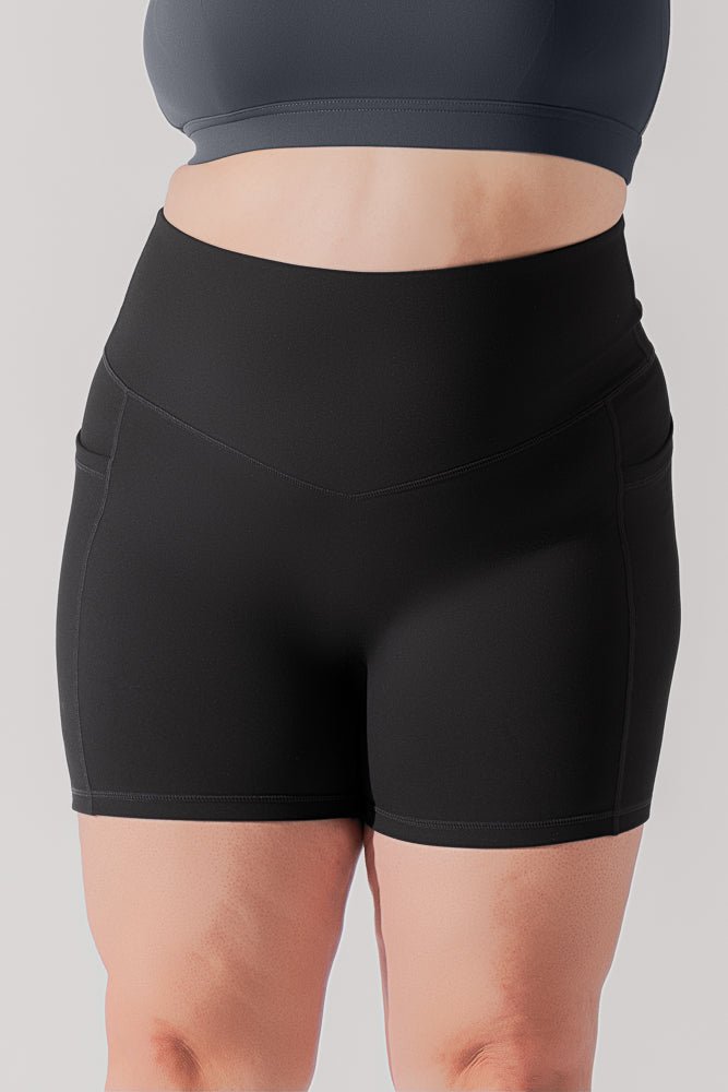 Supersculpt™ Midi Short with Pockets - Black - Mack & Harvie
