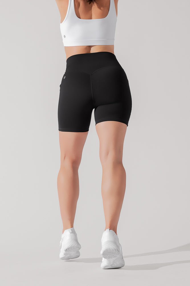 Supersculpt™ Midi Short with Pockets - Black - Mack & Harvie