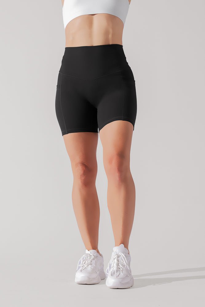 Supersculpt™ Midi Short with Pockets - Black - Mack & Harvie