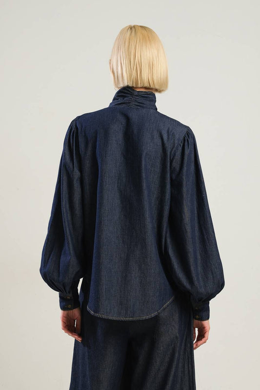 THERE IN MY MIND CHAMBRAY TOP - Mack & Harvie