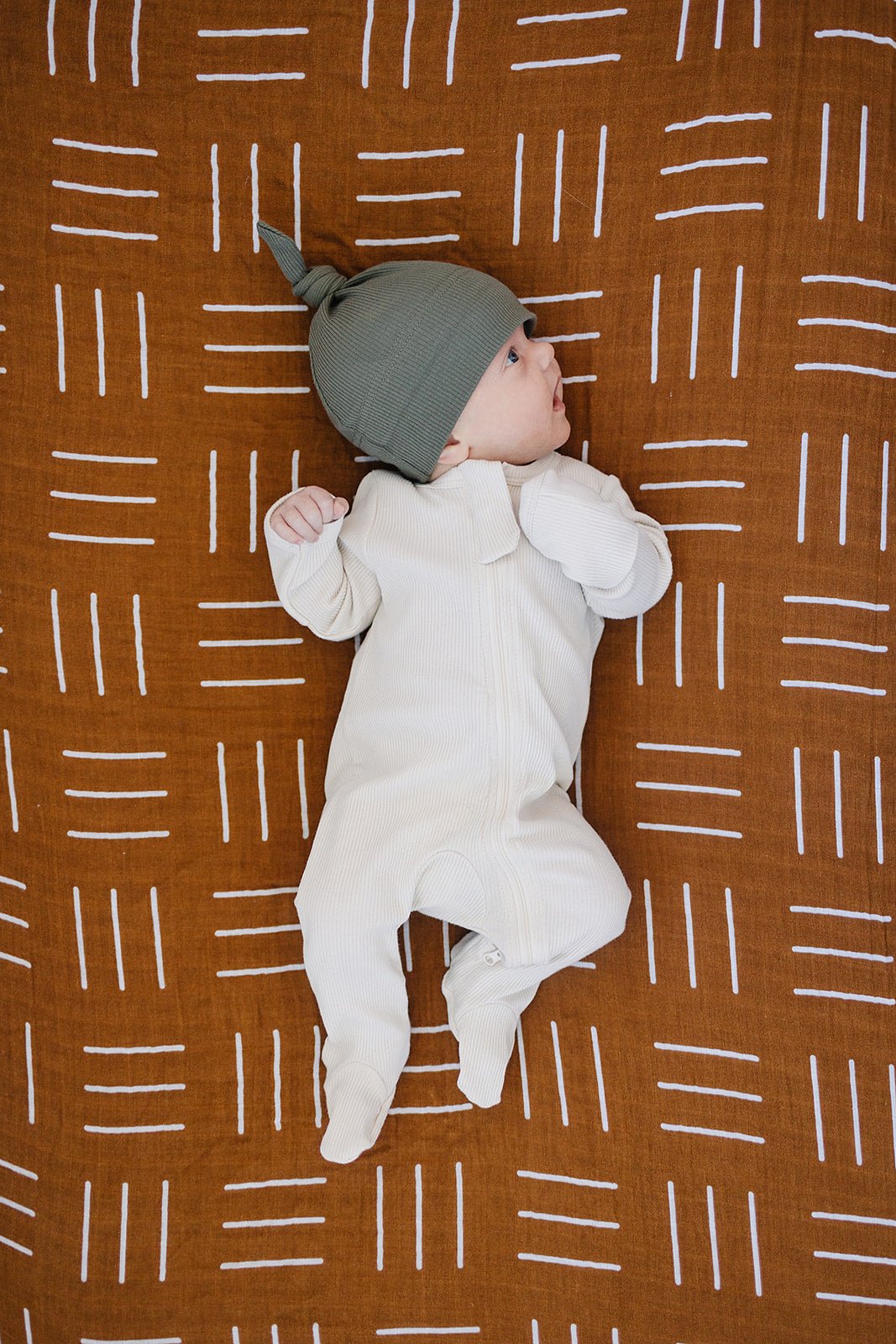 Winter Green Organic Ribbed Newborn Knot Hat - Mack & Harvie