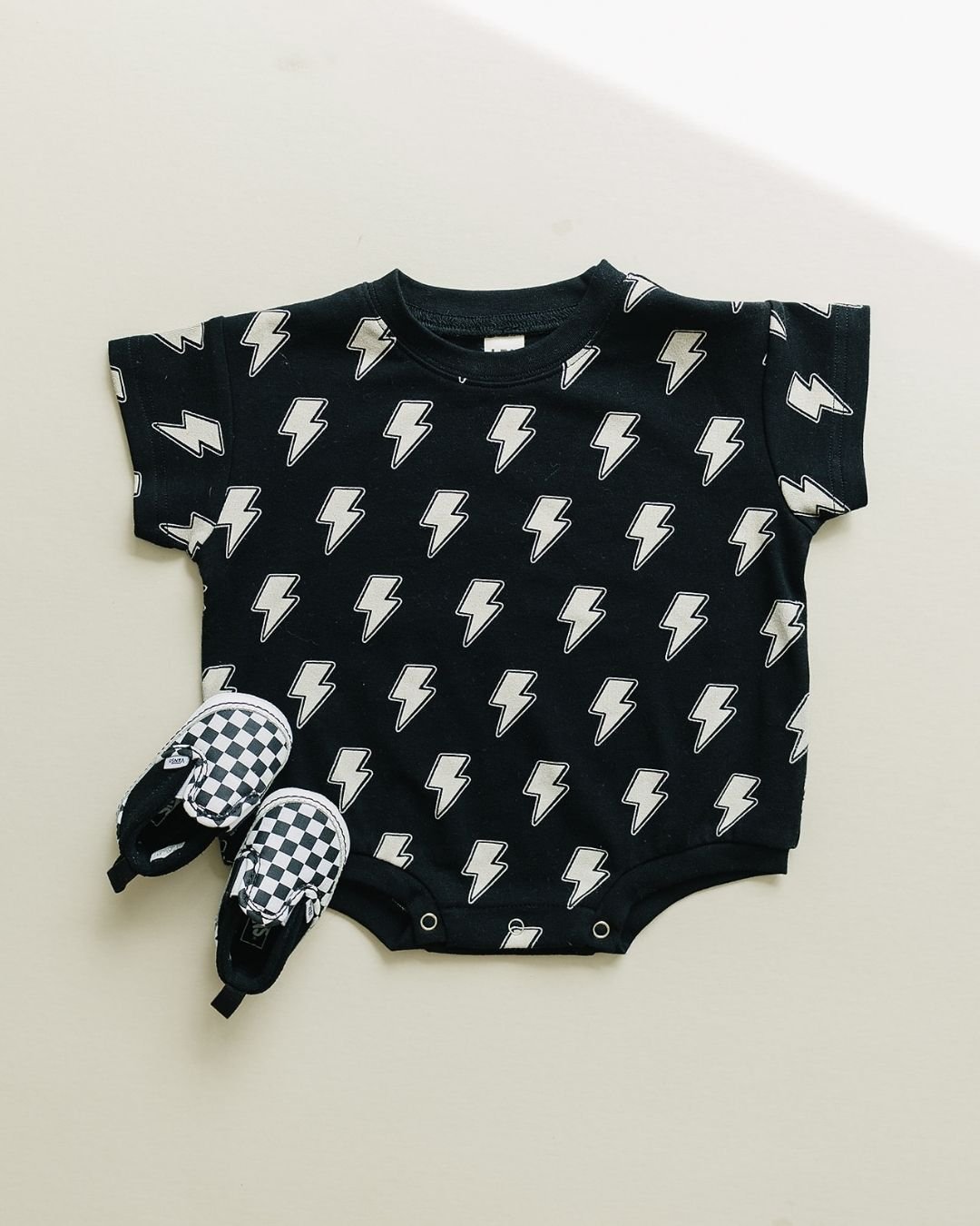 Short Sleeve Bubble Romper | Black Bolts - Mack & Harvie