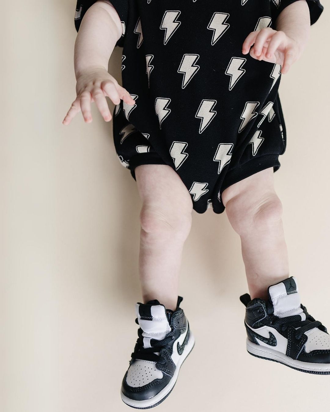 Short Sleeve Bubble Romper | Black Bolts - Mack & Harvie