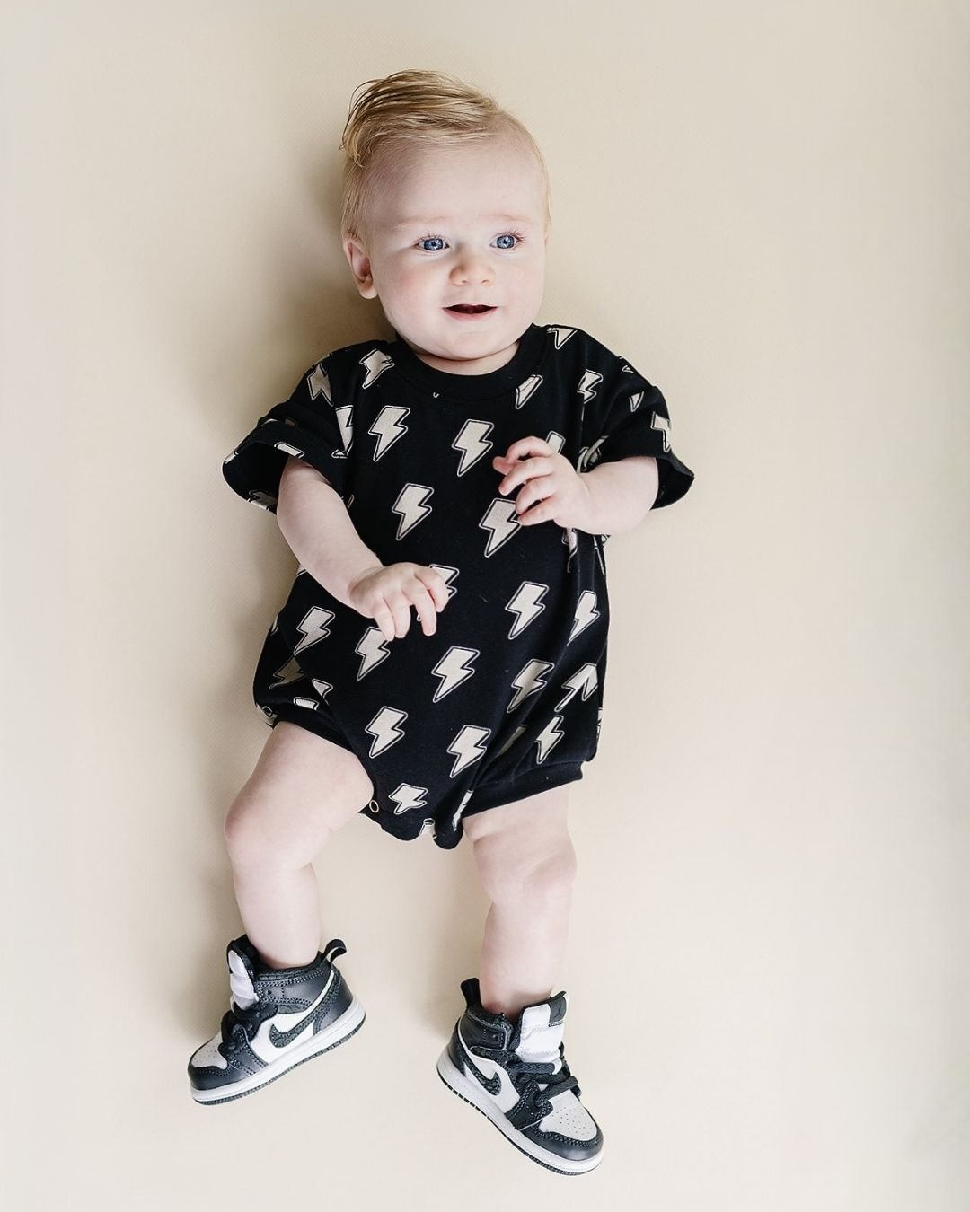 Short Sleeve Bubble Romper | Black Bolts - Mack & Harvie
