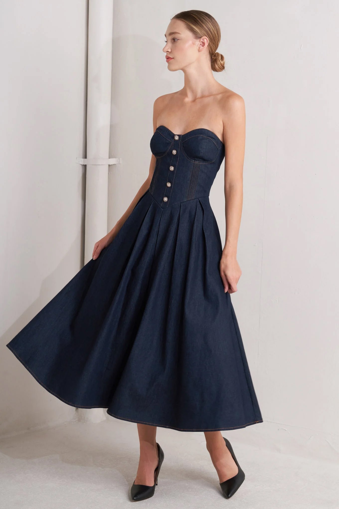 WOMENS DRESSES, SKIRTS & JUMPSUITS