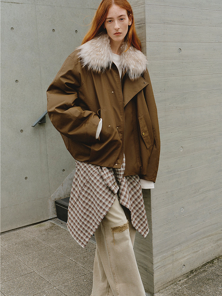 Cutting-Edge Style, Warm and Detachable Raccoon Fur Collar Short Silhouette Down Jacket