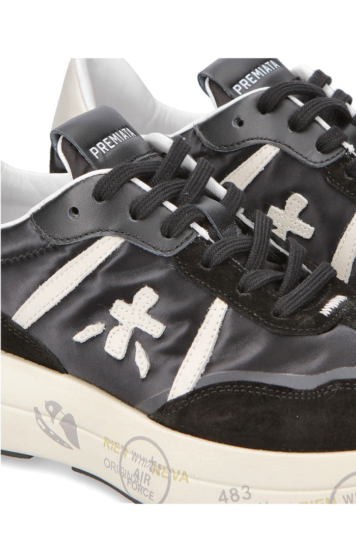 Cassie Sneaker