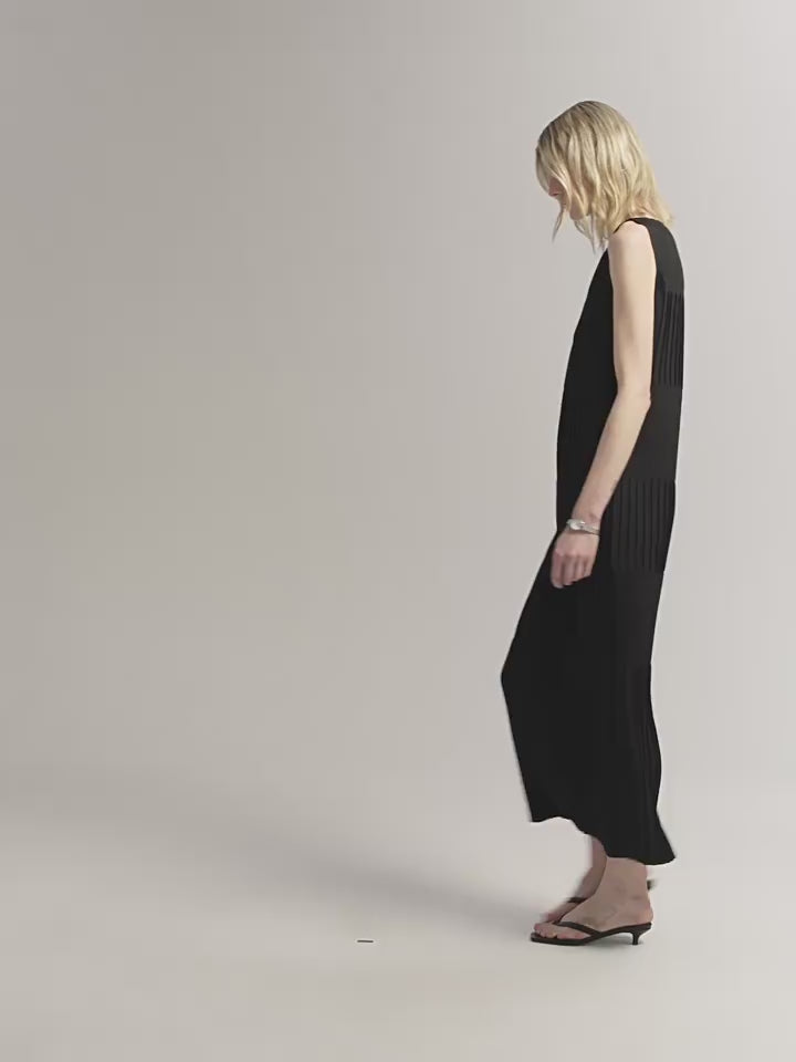 Handmade Pleated Straight Sleeveless Boat Neck Dress