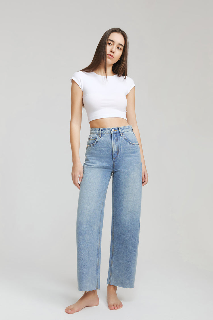 Moon Curve Raw Hem Crop Jeans