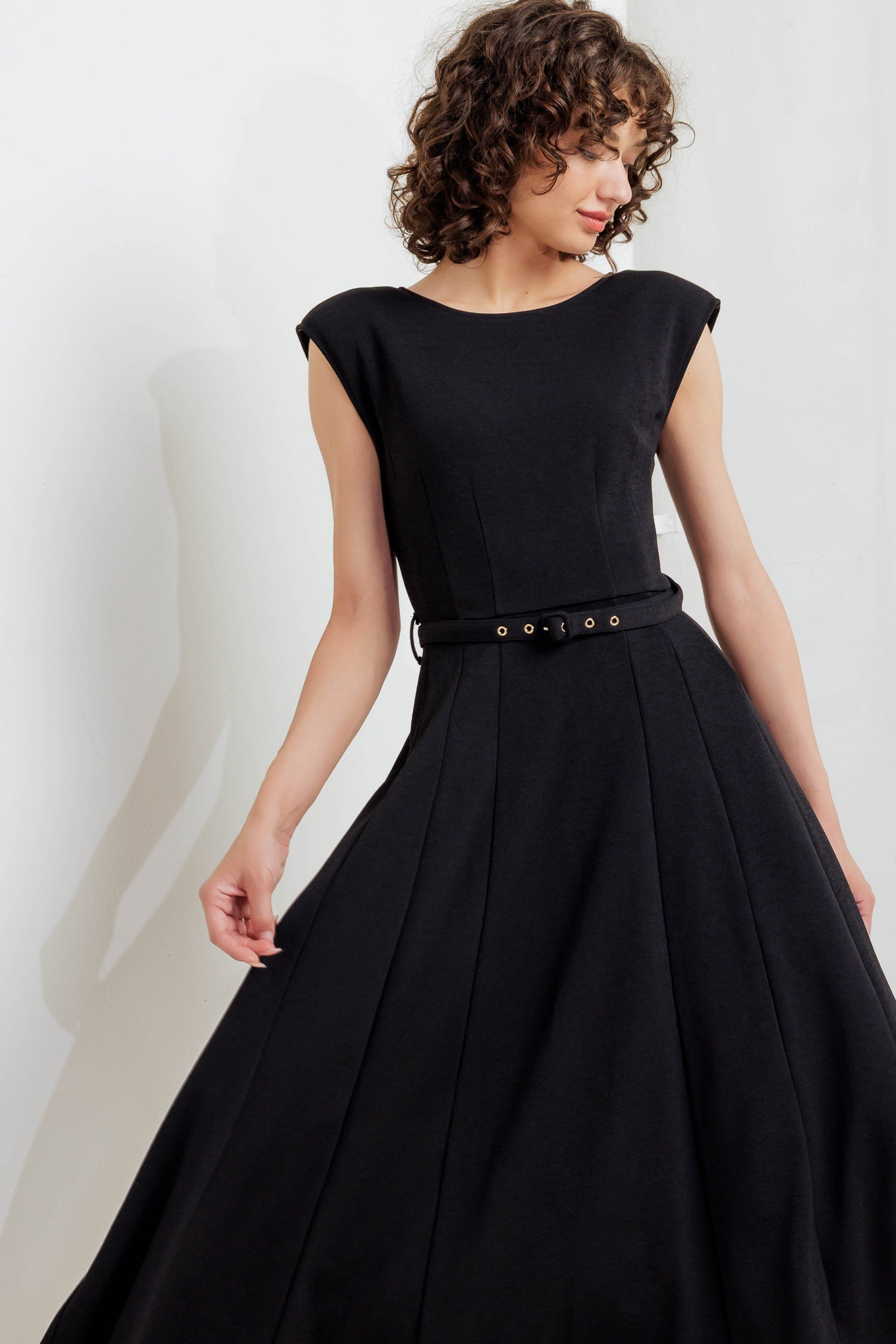 Modern Mona Woven Midi Dress L FREEMARKET Black / L Modern Mona Woven Midi Dress L FREEMARKET Black / L