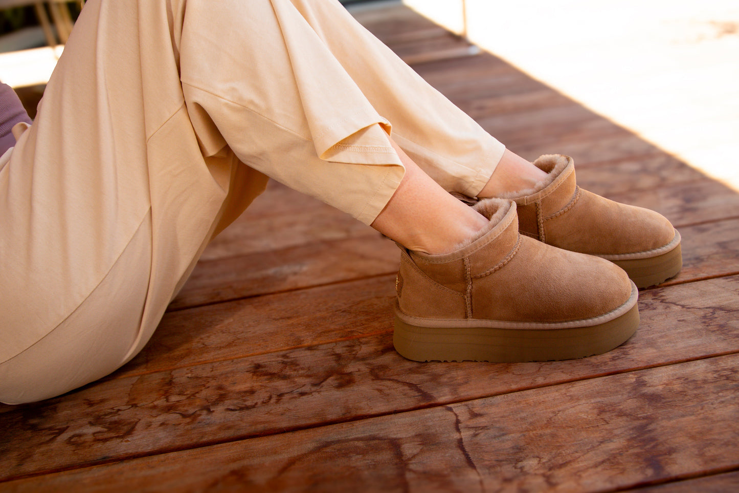 COSY ULTRA SHORT PLATFOAM EMBOSSED TAUPE