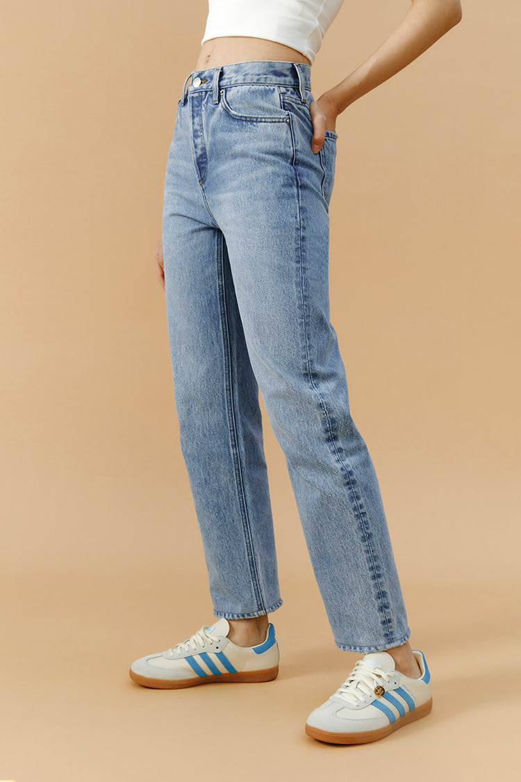 Manhattan High Rise Straight Ankle Jeans