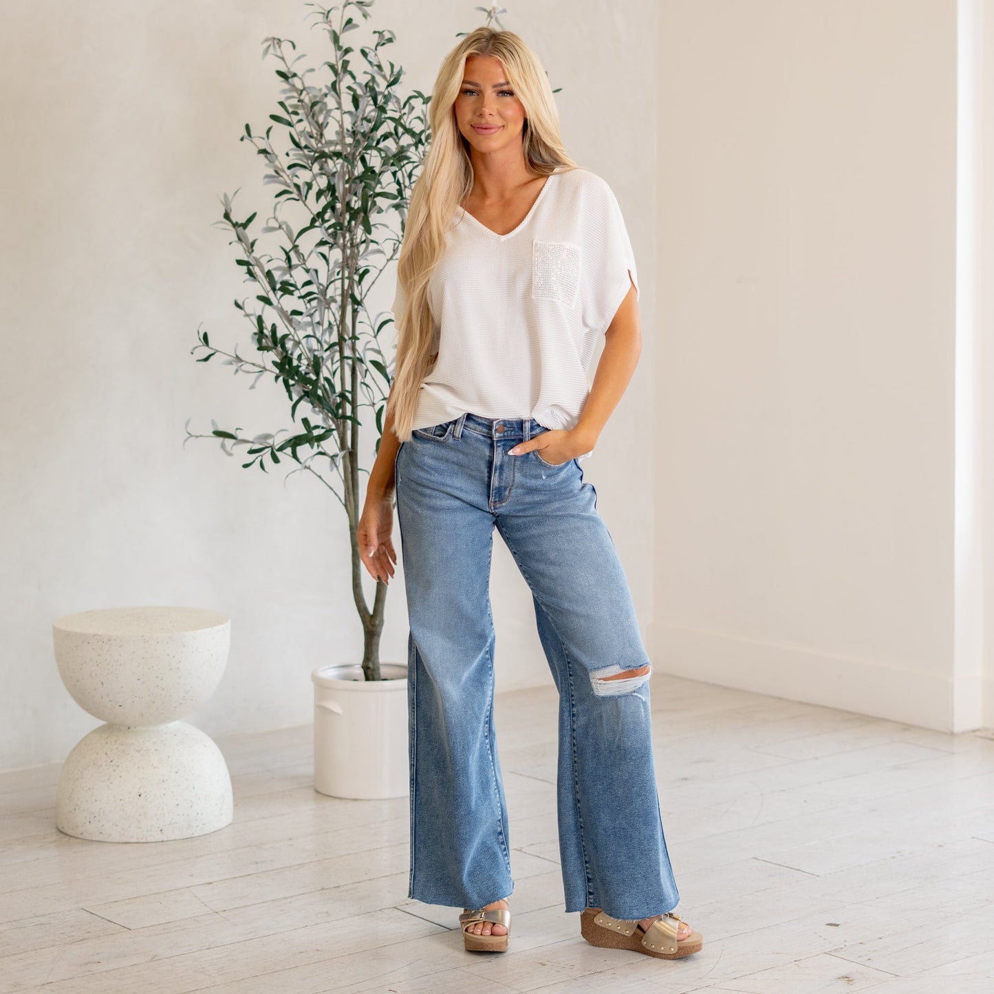 BELLA WIDE LEG DISTRESSED JEAN