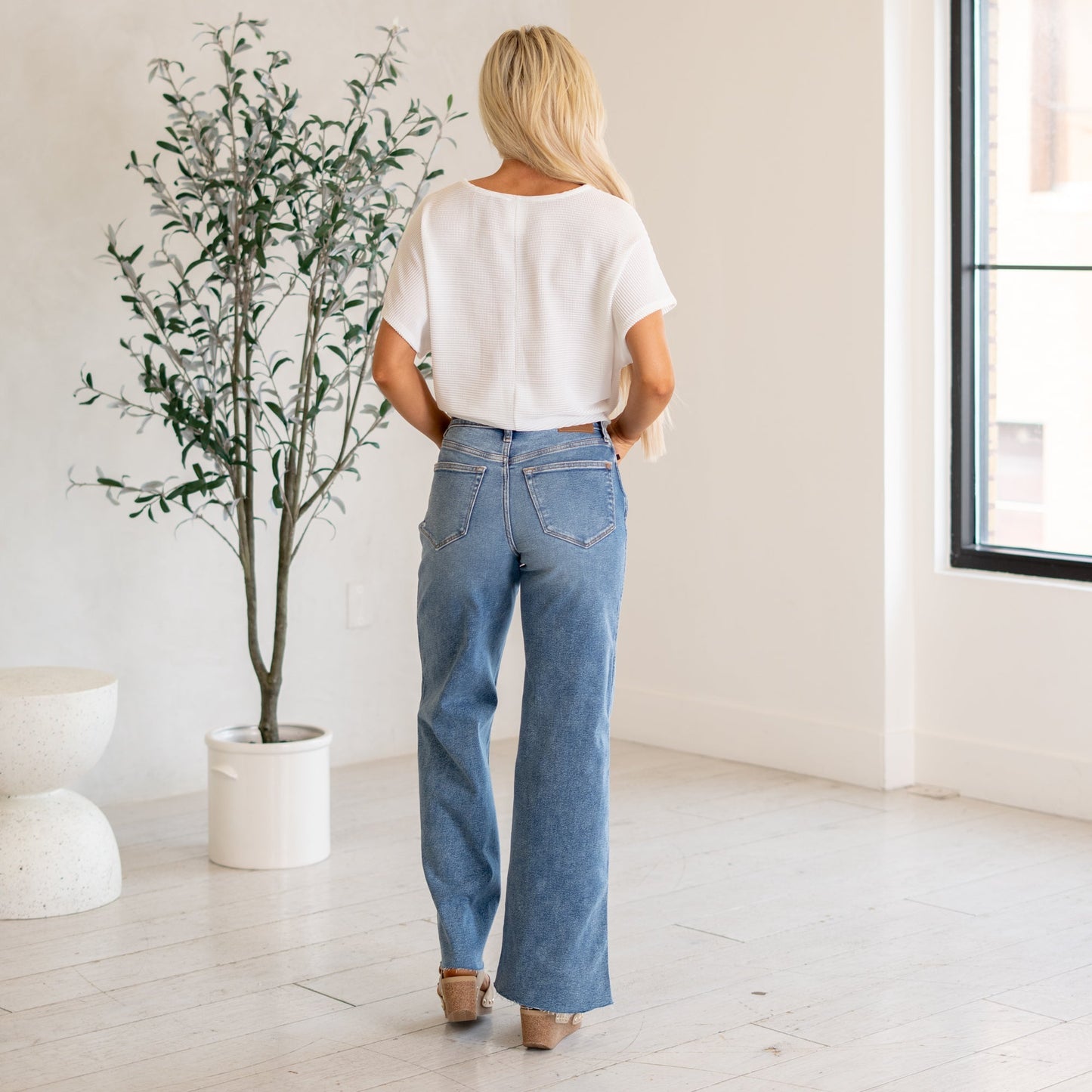 BELLA WIDE LEG DISTRESSED JEAN