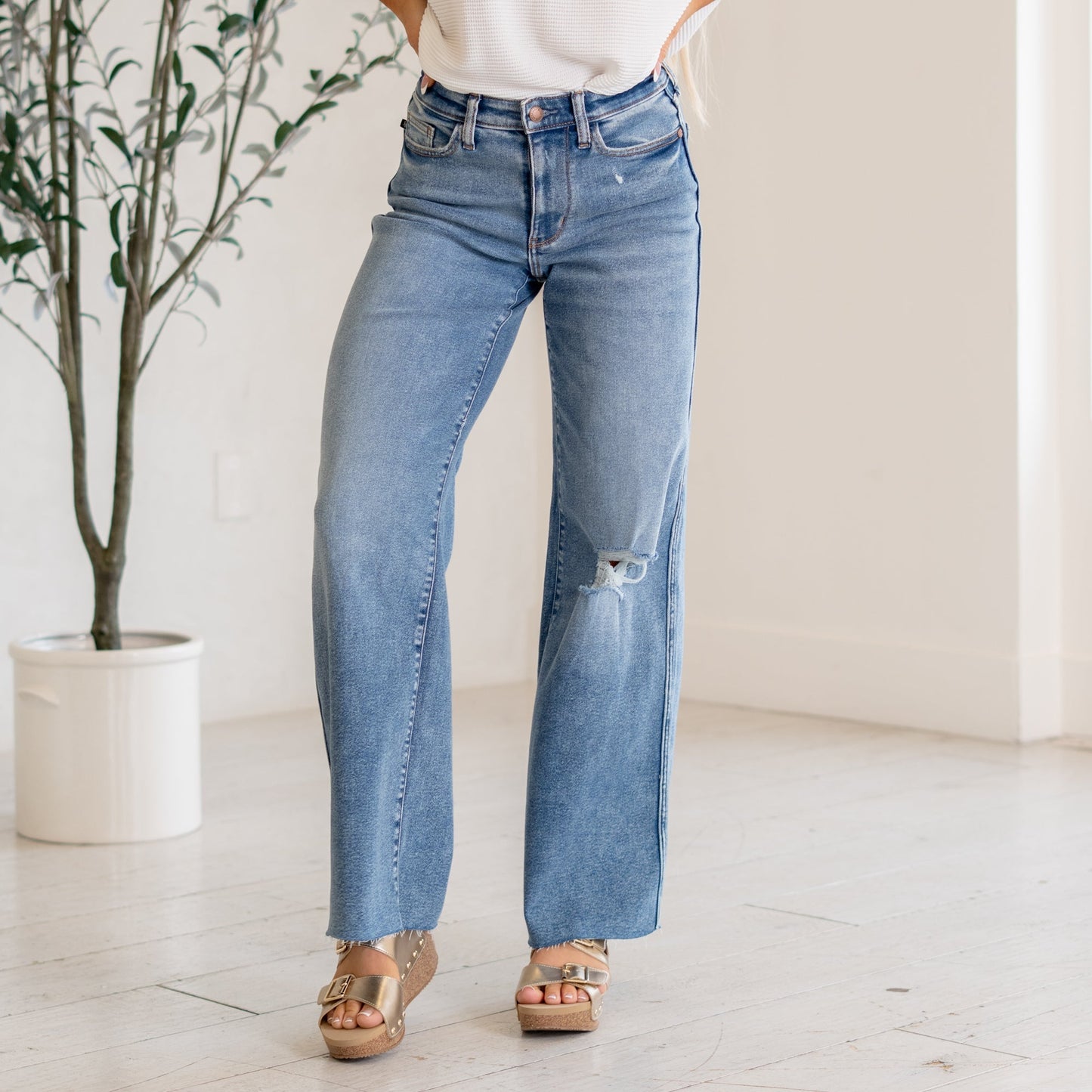 BELLA WIDE LEG DISTRESSED JEAN