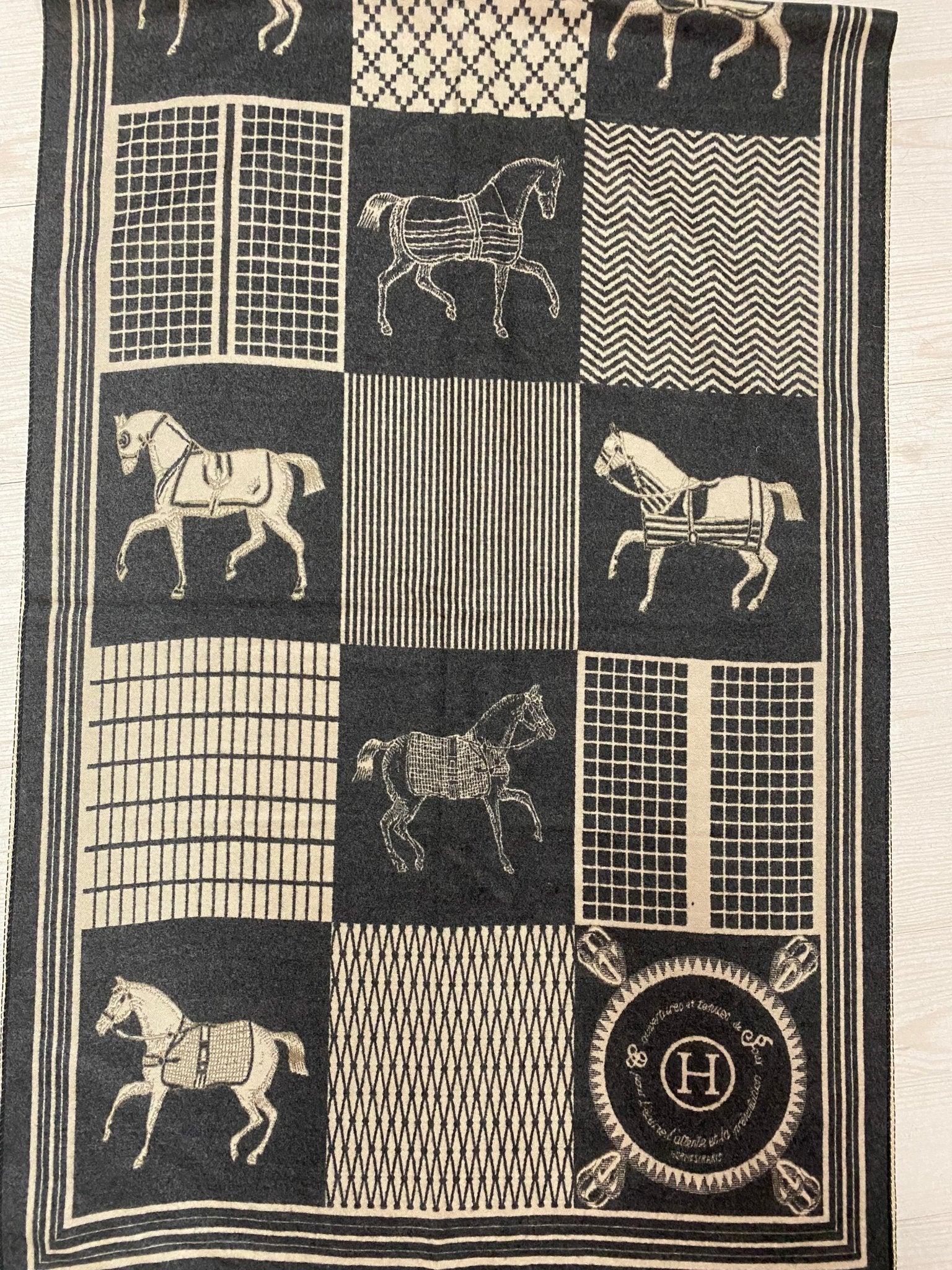 Chevron Checkered Equestrian Wrap 4 colors - Mack & Harvie