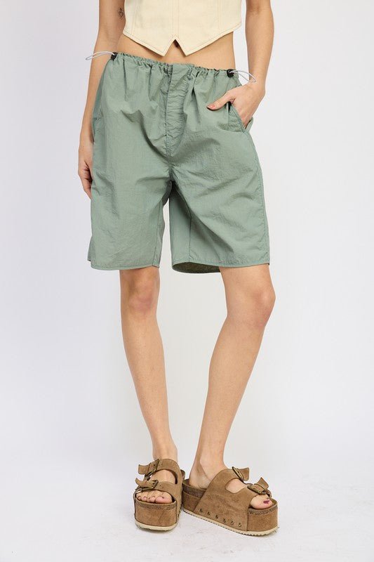 CONTRASTED BERMUDA SHORTS - Mack & Harvie