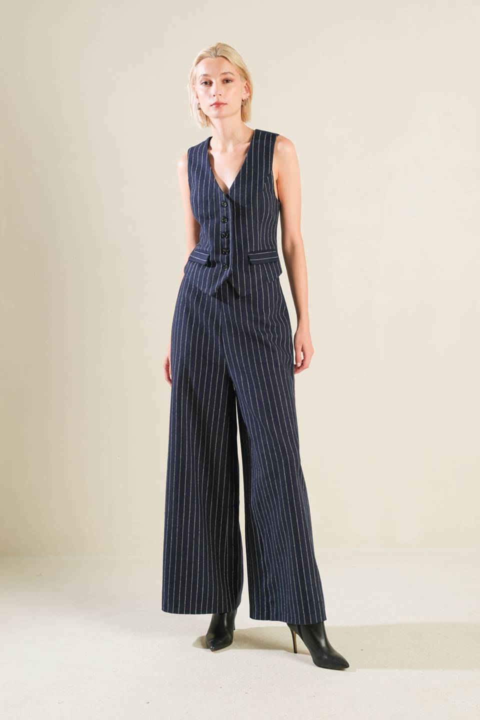 FOREVER CONNECTED WOVEN VEST - Mack & Harvie