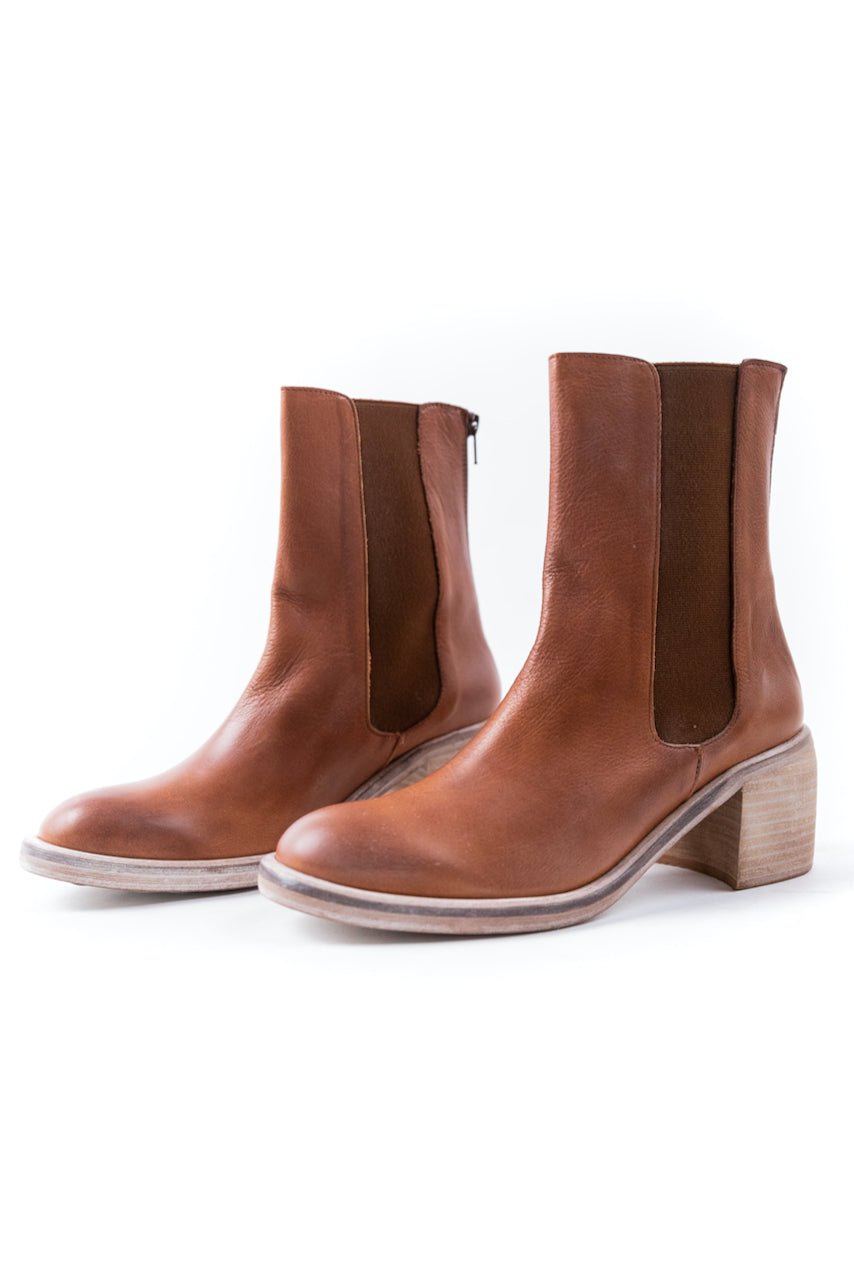 Free People Essential Chelsea Boots - Mack & Harvie