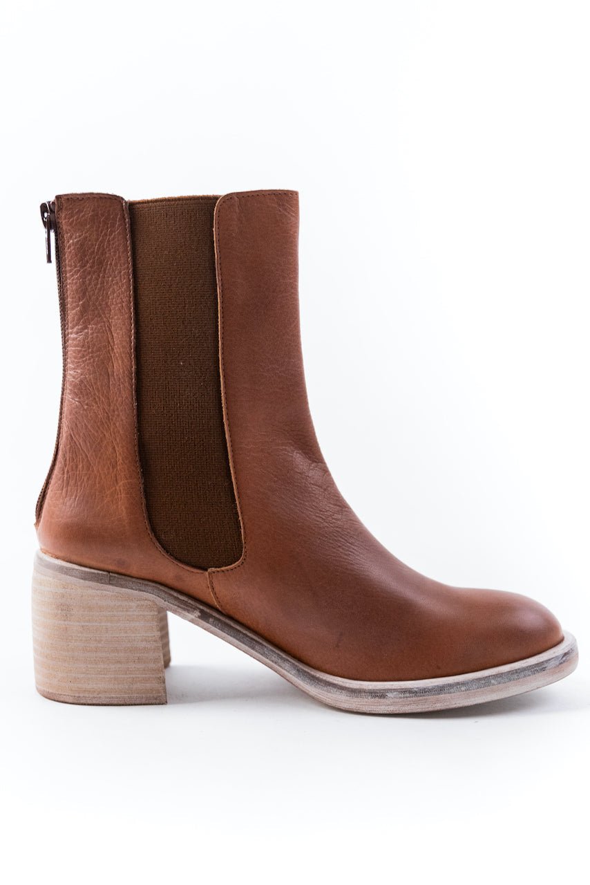 Free People Essential Chelsea Boots - Mack & Harvie