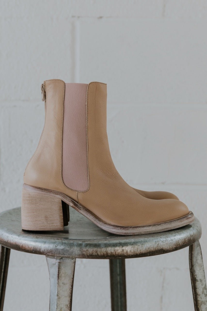 Free People Essential Chelsea Boots - Mack & Harvie