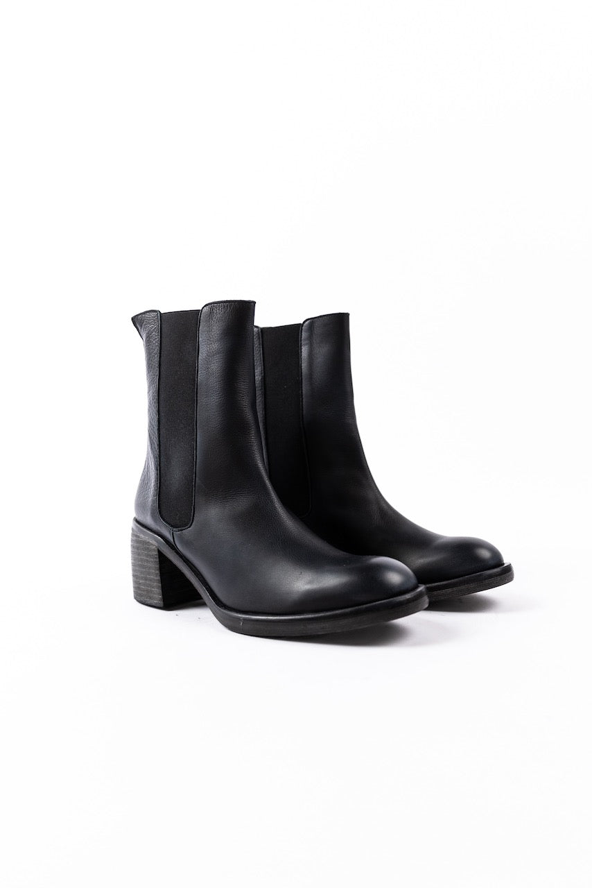 Free People Essential Chelsea Boots - Mack & Harvie